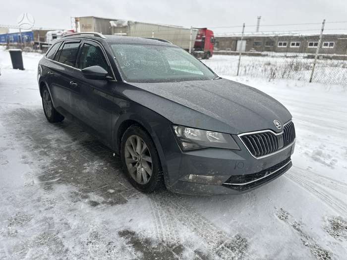 Skoda Superb DFG Variklis dfg dėžė uax spalva lf7y 2019 07 m