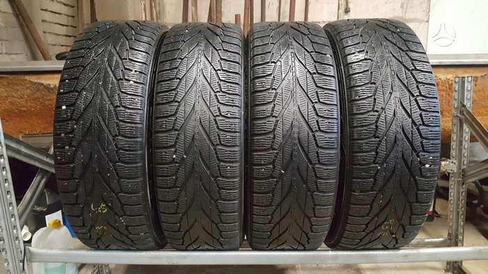 Nokian Hakkapeliitta R2 SUV apie 7 5m winter 215 65 R17 A12968659