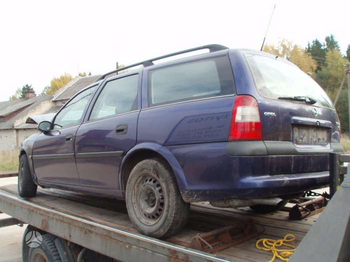 1998 Opel Caravan Vectra 1 8 Car Photo And Specs