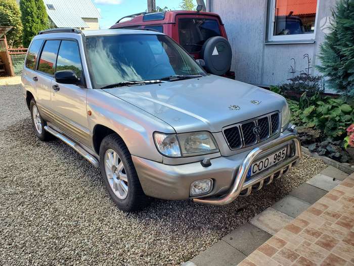 Subaru Forester, 2.0 l., off-road / crossover