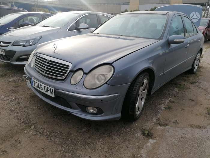 2005 e350 store