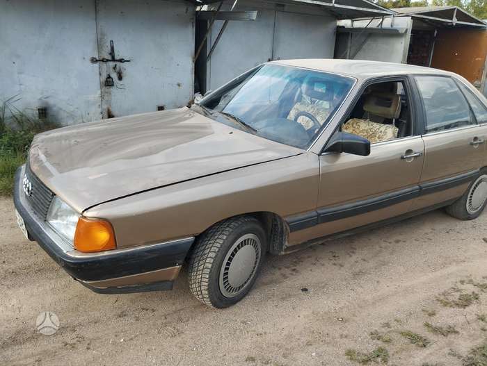 Audi 100, 2.0 l., Седан