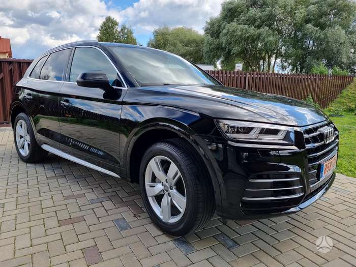 Audi Q5, 2.0 l., off-road / crossover