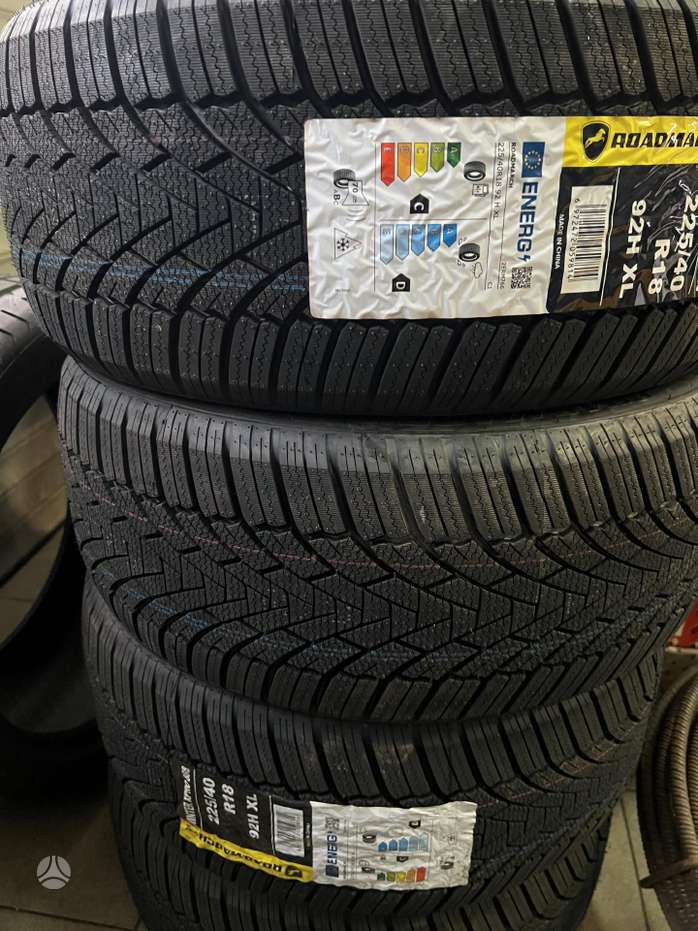 225/40R18 92H XL ROADMARCH SNOWROVER 868 スタッドレスタイヤ 4本セット 2023年製 ロードマーチ  N2550.(新品)｜売買されたオークション情報、yahooの商品情報をアーカイブ公開 - オークファン 18インチ