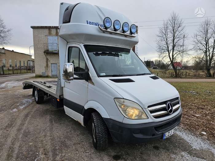 Mercedes benz 2024 sprinter 318