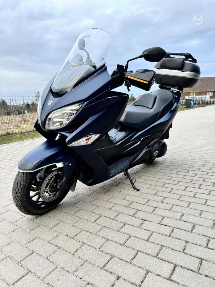Suzuki Burgman, мотороллеры / мопеды