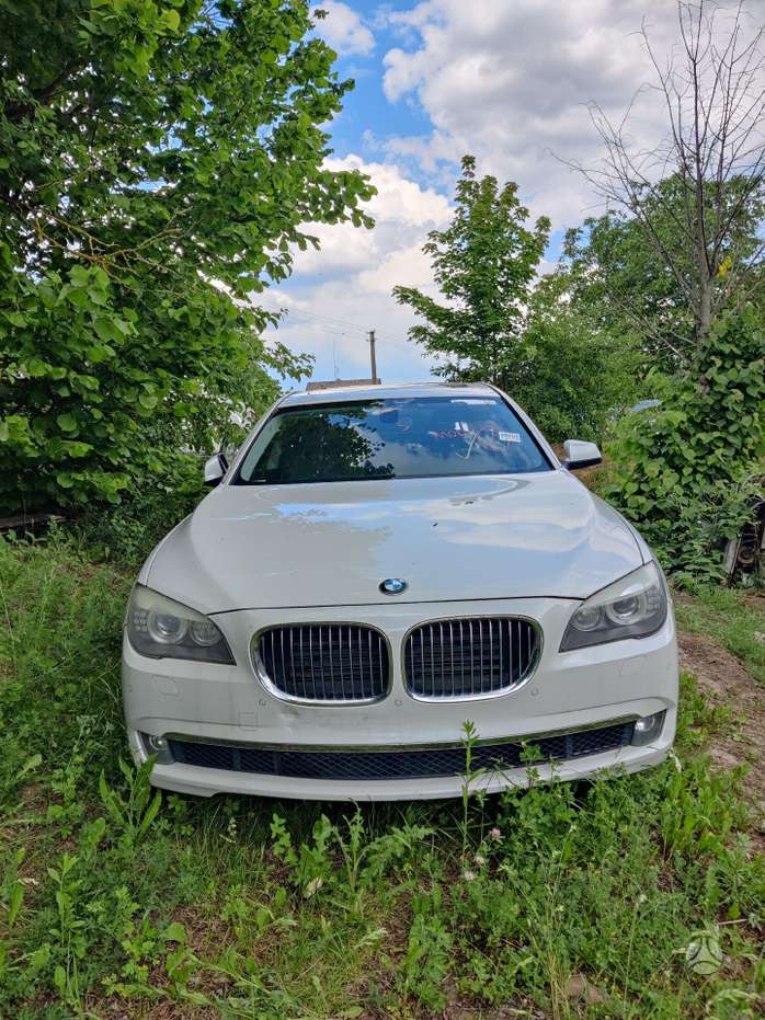 BMW 740, 3.0 l., Седан