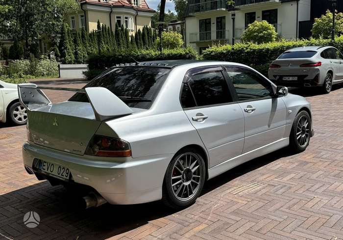 Mitsubishi Lancer Evolution, 2.0 l., sedanas