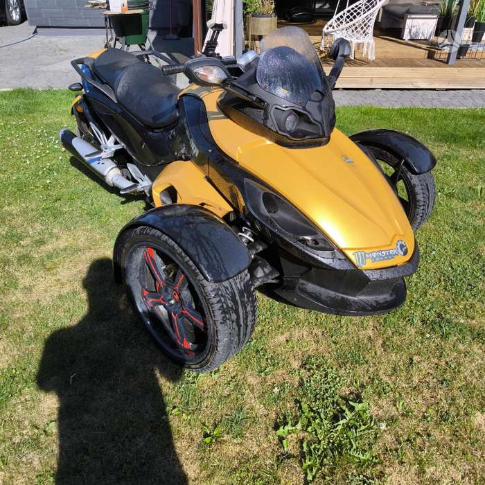 Can-Am Spyder 991cc, triračiai
