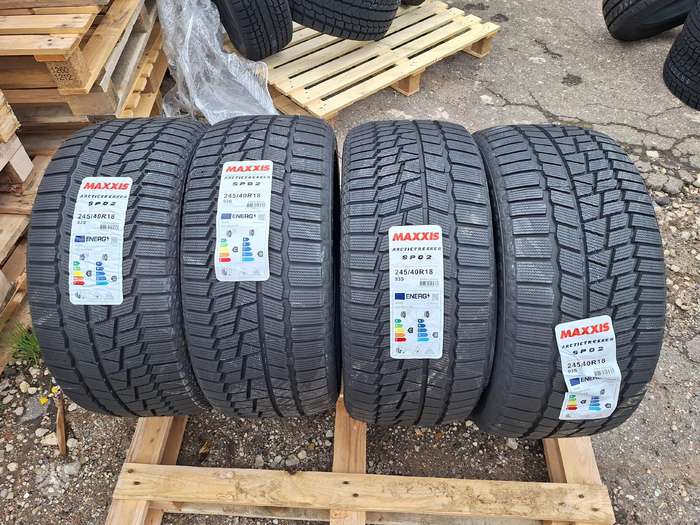 Maxxis, žieminės 245/40 R18 | A26521378