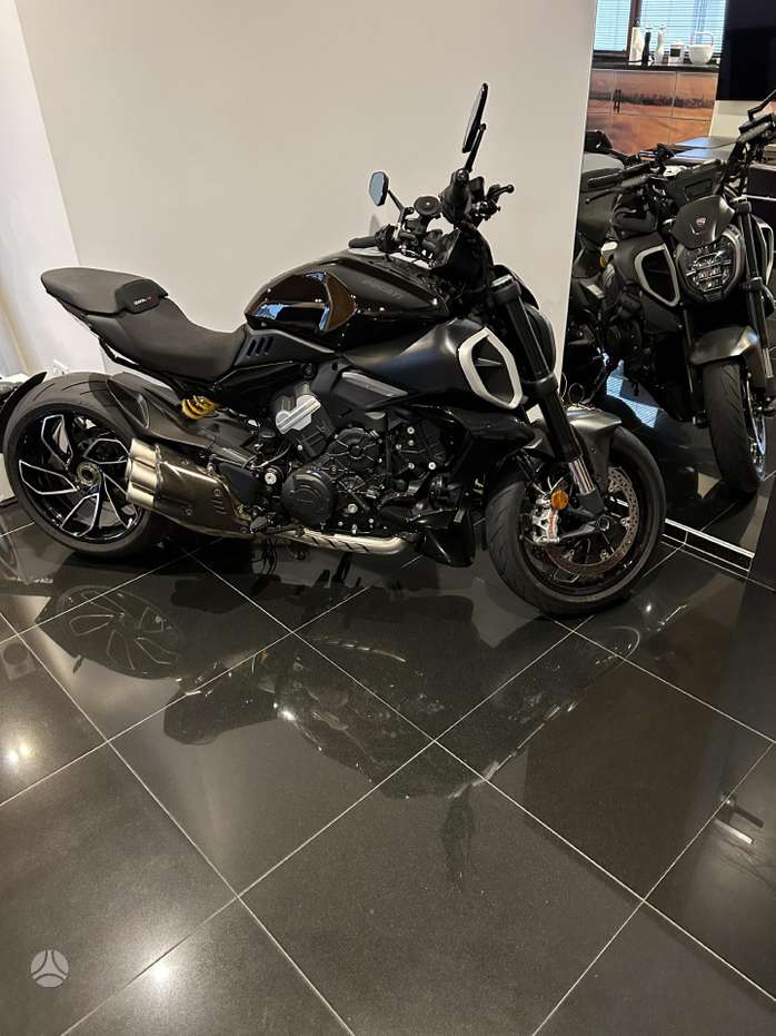 Ducati Diavel 1158cc, street / classic