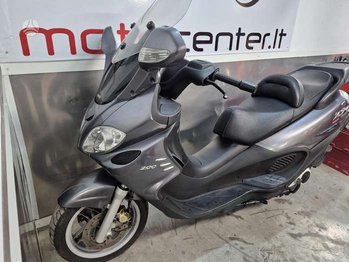 Piaggio X9 200cc, scooters / mopeds