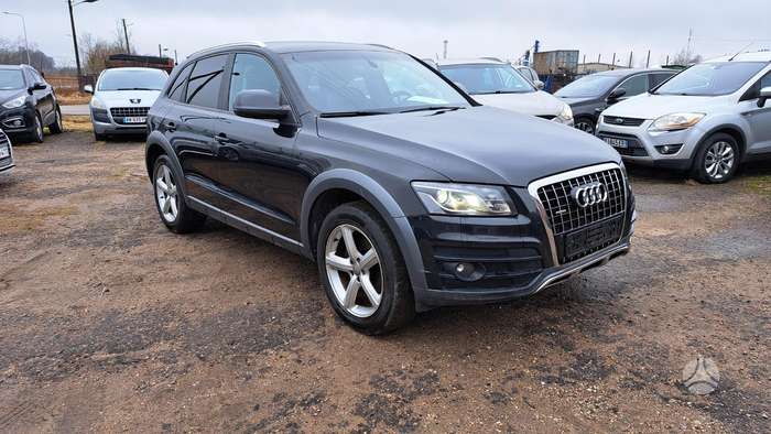 Audi Q5, 2.0 l., off-road / crossover
