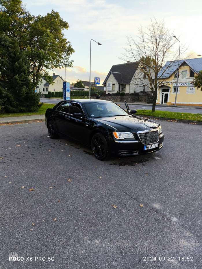 Chrysler 300C, Седан