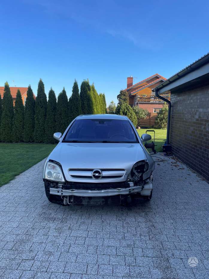 Opel Signum, 1.9 l., hatchback