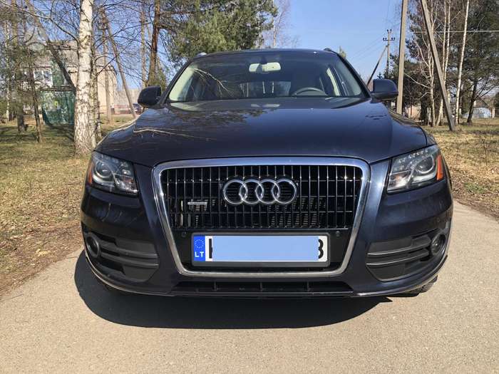 Audi Q5, 2.0 l., off-road / crossover