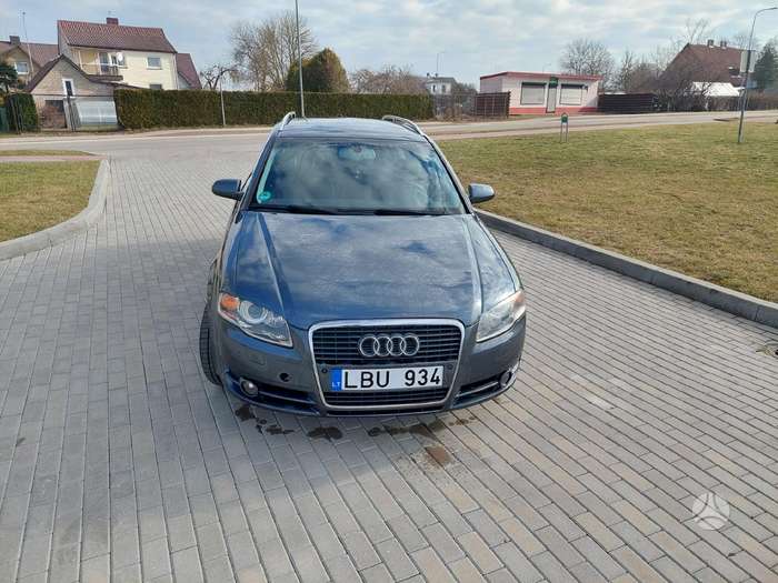 Audi A4, 2.5 l., Седан