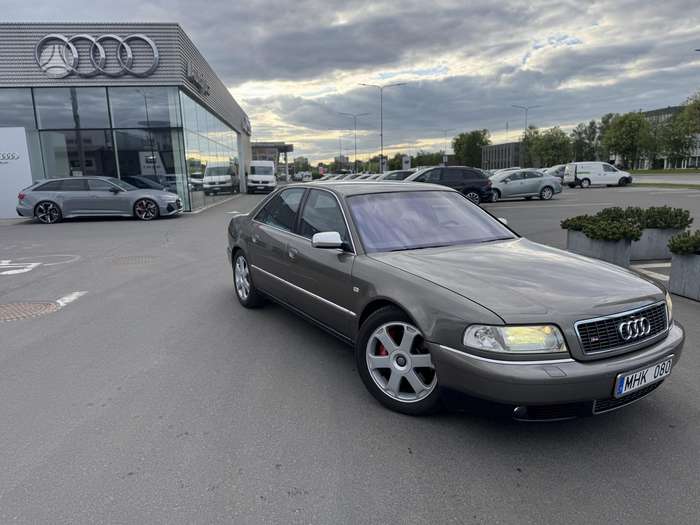 Audi S8, 4.2 l., Седан
