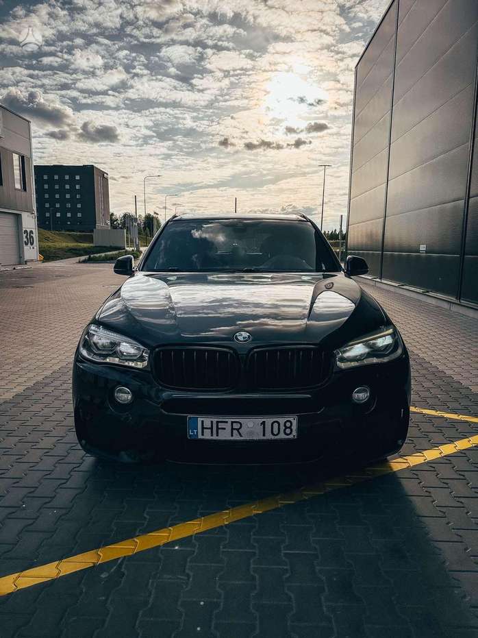 BMW X5, 3.0 l., off-road / crossover