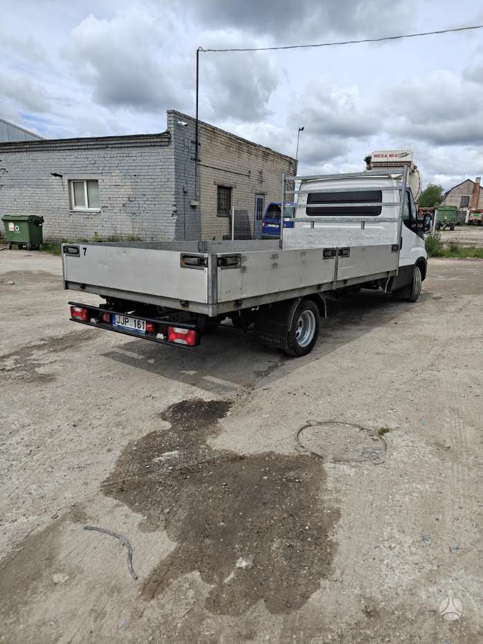 Iveco Daily, commercial