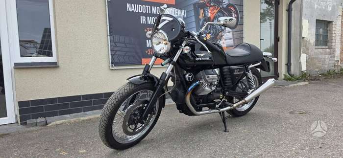 Moto Guzzi V7 750cc, street / classic