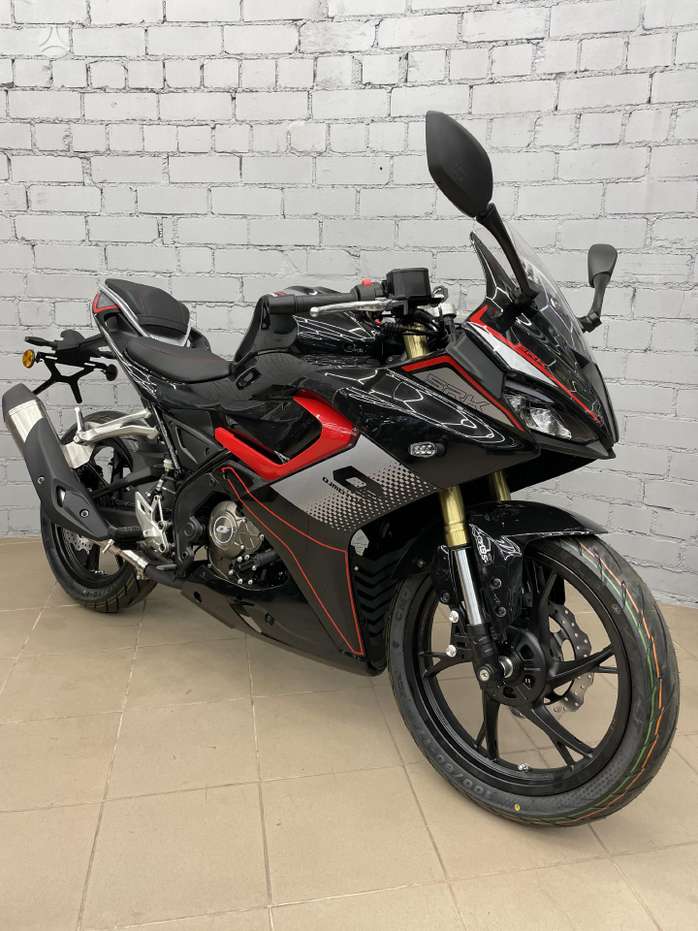 QJMOTOR SRK 125R 125cc, superbikes