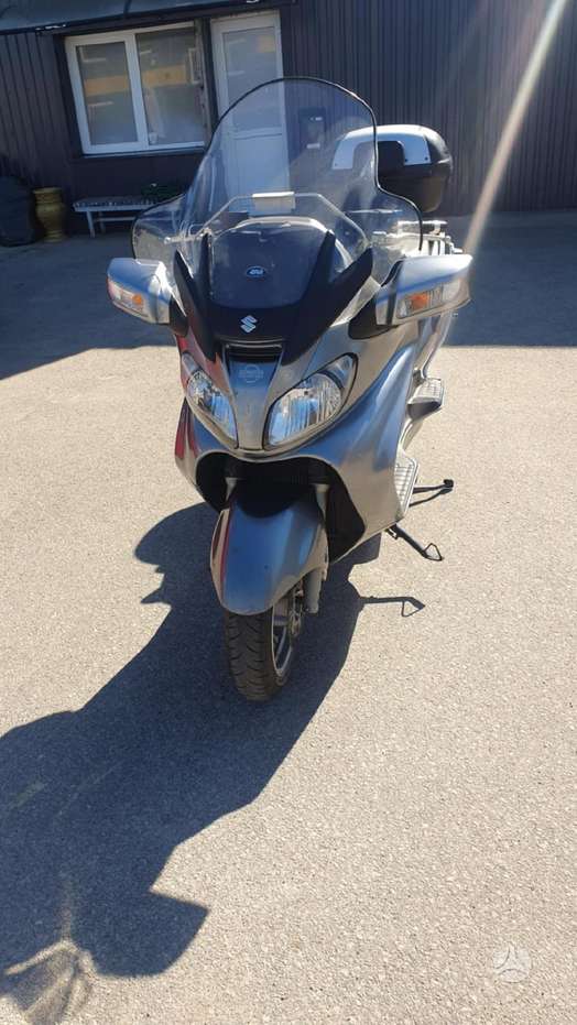 Suzuki Burgman 650cc, scooters / mopeds