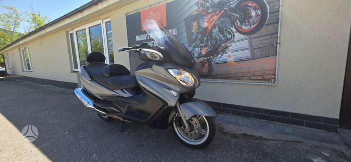 Suzuki Burgman 650cc, scooters / mopeds