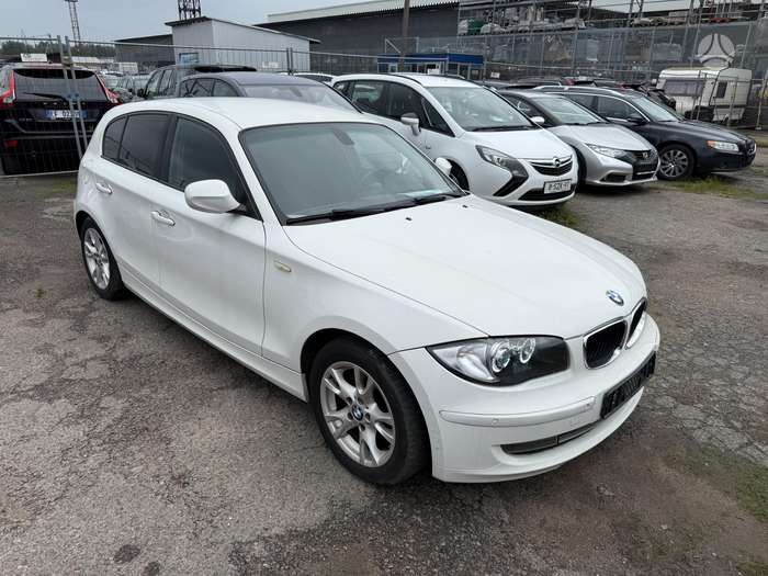 BMW 116, hatchback