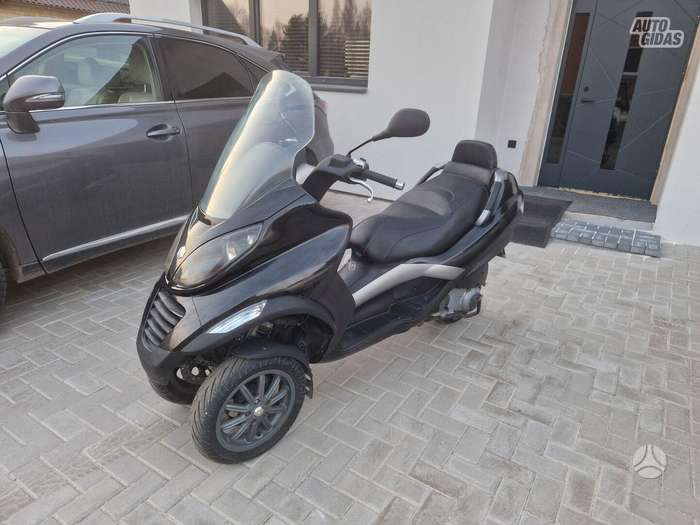 Piaggio MP3 125cc, трициклы