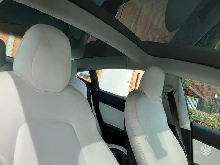 Tesla Model 3, saloon / sedan