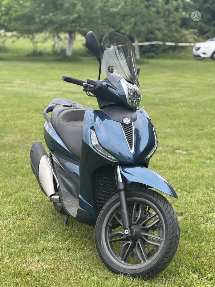 Piaggio Beverly 400cc, мотороллеры / мопеды