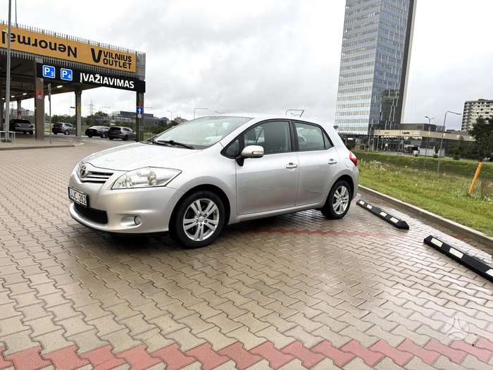 Toyota Auris, 2.0 l., hatchback
