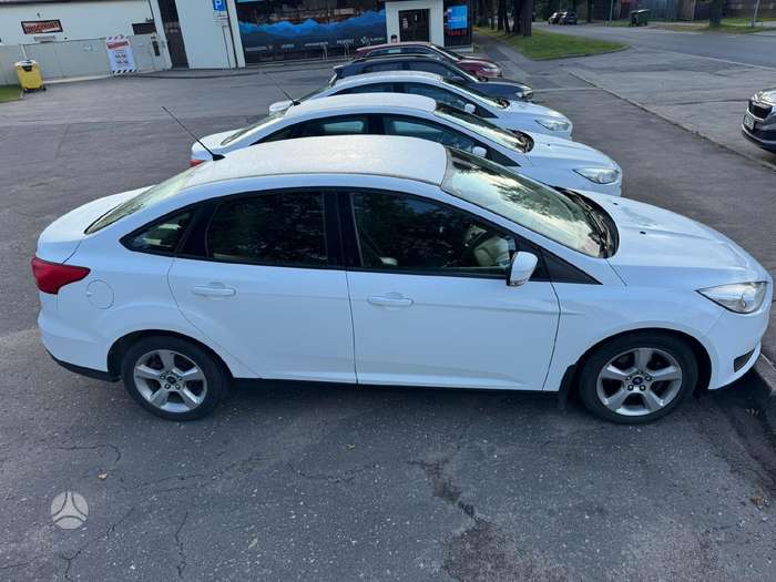 Ford Focus, saloon / sedan