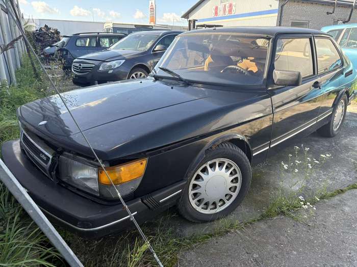 Saab 900, 2.0 l., hatchback