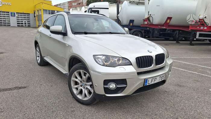 BMW X6, 3.0 l., off-road / crossover