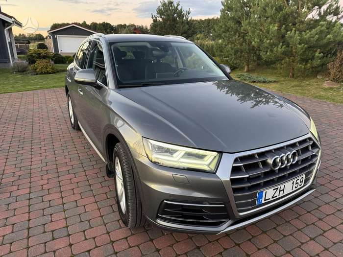 Audi Q5, off-road / crossover