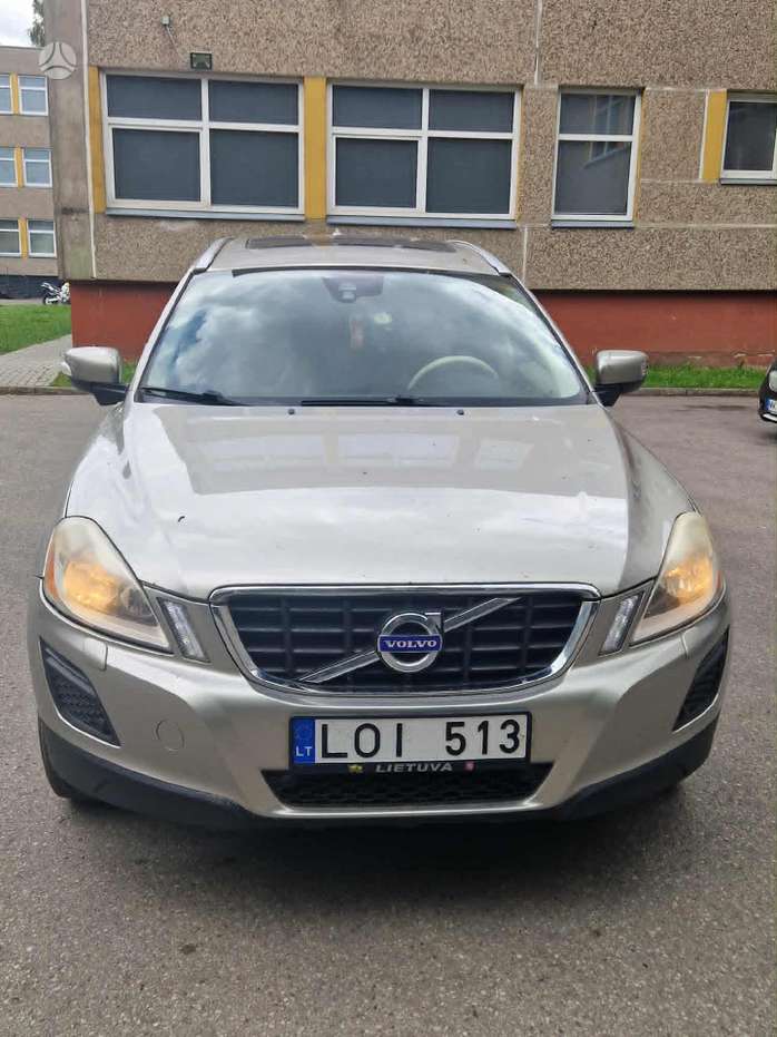 Volvo XC60, 3.2 l., off-road / crossover