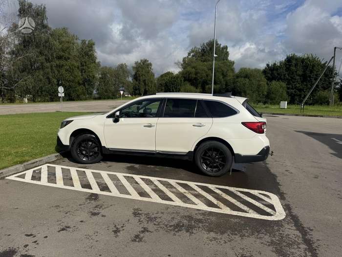 Subaru Outback, Универсал