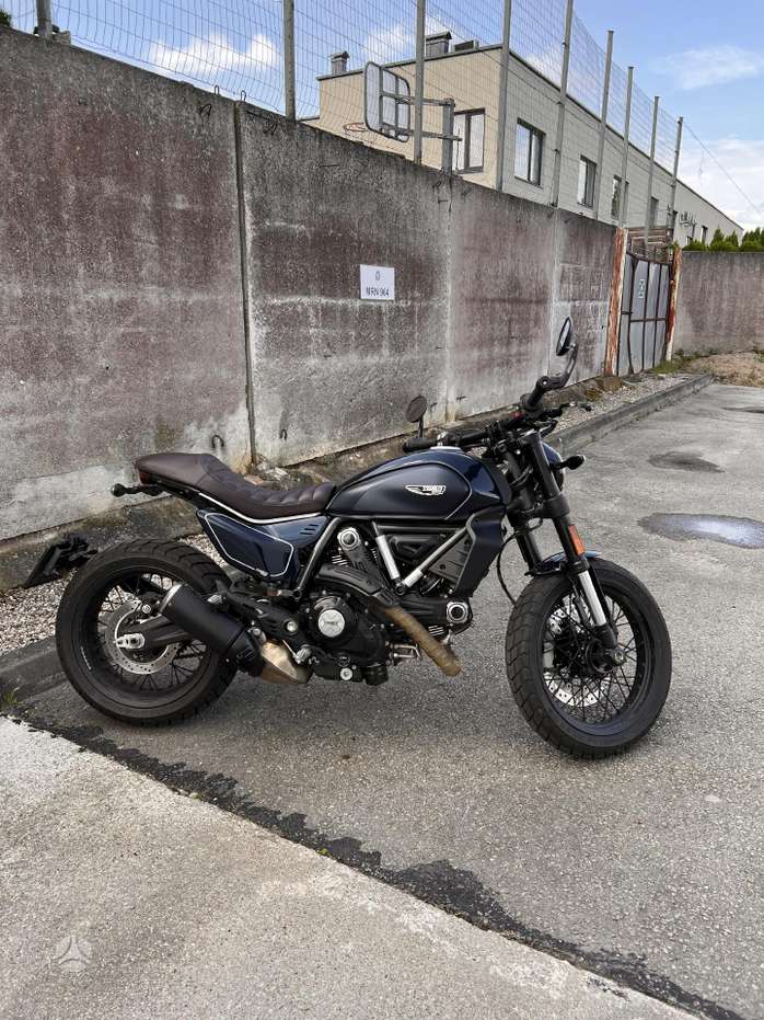 Ducati Scrambler 800cc, street / classic