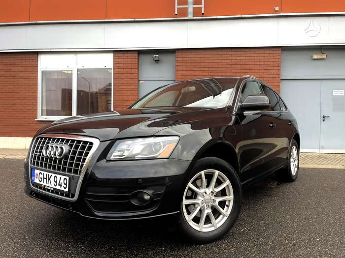 Audi Q5, 3.2 l., off-road / crossover