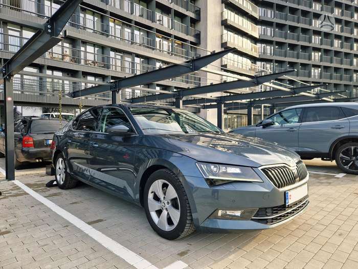 Skoda Superb, 1.6 l., hatchback
