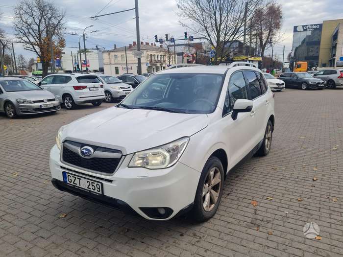 Subaru Forester, 2.0 l., off-road / crossover