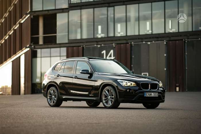 BMW X1, 2.0 l., off-road / crossover