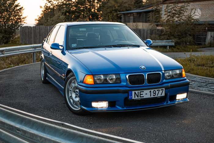 BMW M3, Седан