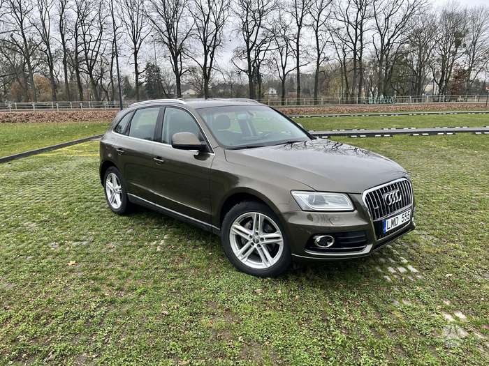 Audi Q5, 2.0 l., off-road / crossover