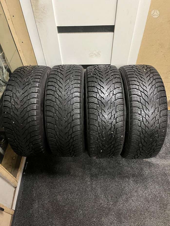 Nokian Hakkapeliitta, winter 215/60 R16 | A29711719