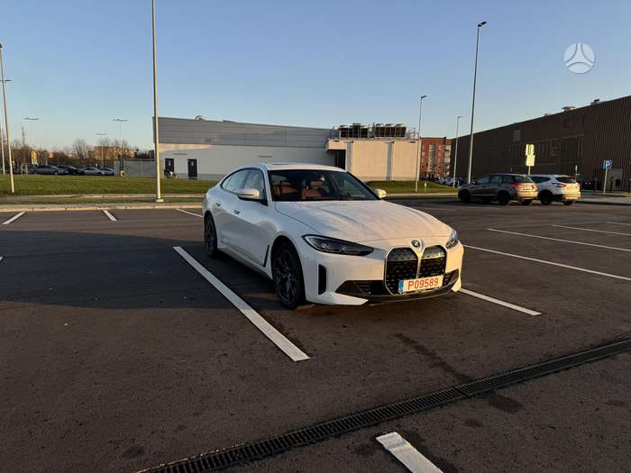 BMW i4, 70 kWh, hatchback