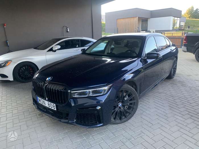 BMW 750, 4.4 l., Седан