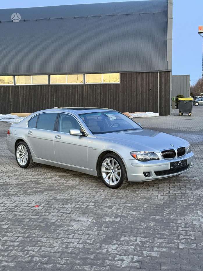 BMW 750, 4.8 l., Седан